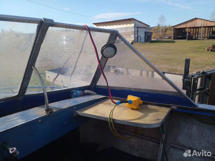 Водометный катер Томь 525