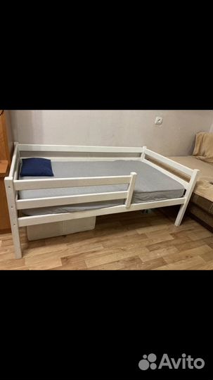 Кровать