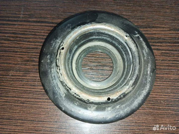 Опора передней пружины верхняя Volkswagen Polo (Se