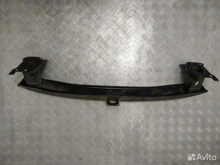 Усилитель переднего бампера Volkswagen Golf 5 2007