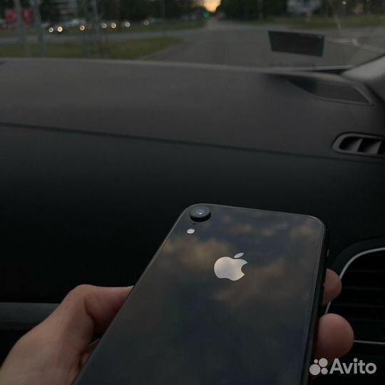 iPhone Xr, 64 ГБ