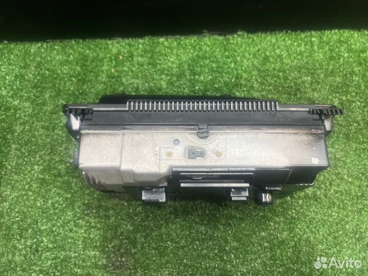 Монитор Mercedes S W221