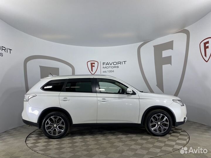 Mitsubishi Outlander 2.4 CVT, 2014, 225 780 км