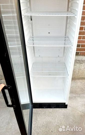 Холодильник под напитки со стеклом 5 полок