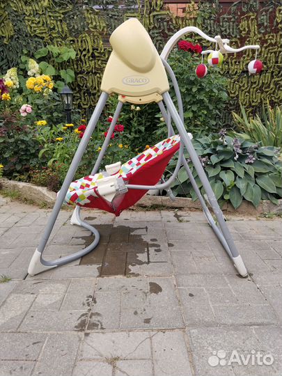 Электронная качель Graco