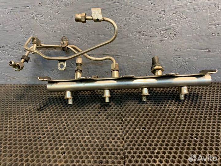 Топливная рампа Audi A4 B7 BWE 2008