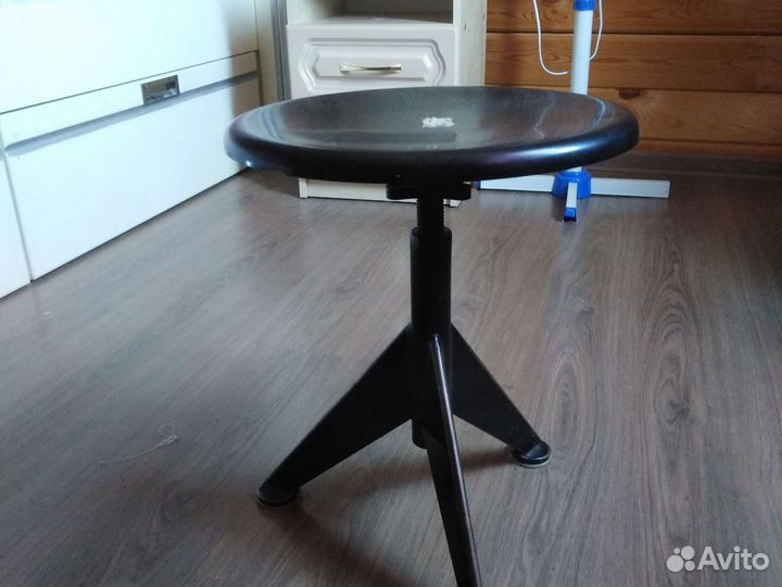Стул для пианино