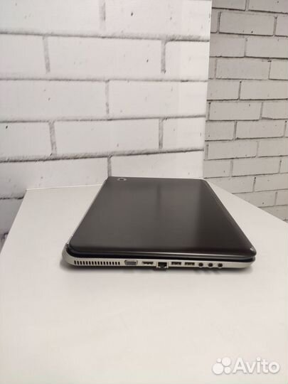 Большой игровой ноутбук HP Pavilion c хорошей виде