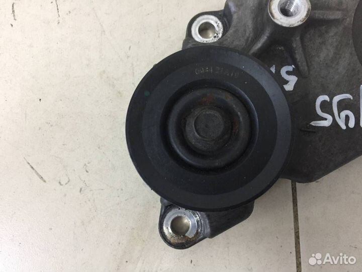 Кронштейн ролика-натяжителя руч. ремня Infiniti EX/QX50 J50 2008-2017