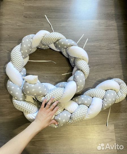 Бортик коса в кроватку