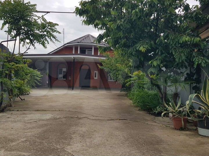 Дом 241 м² на участке 7,7 сот.