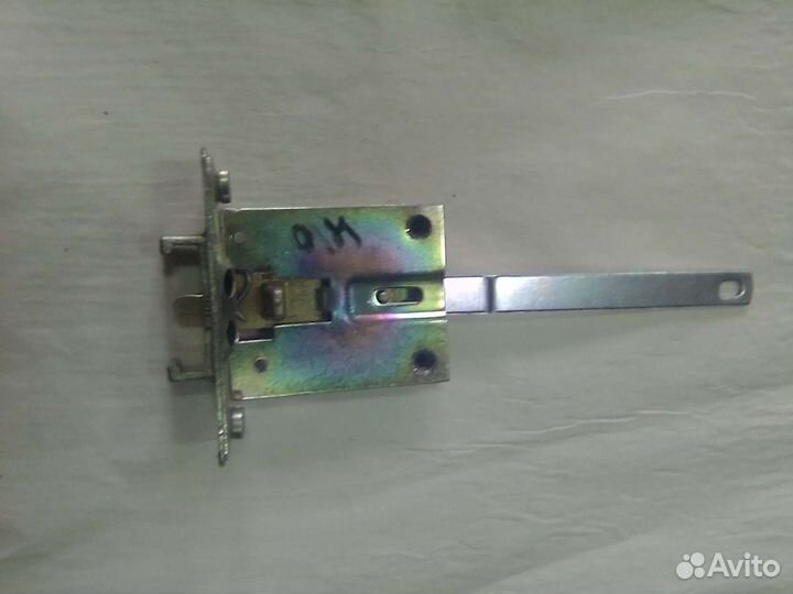 Замок двери салона УАЗ 452 нового образца