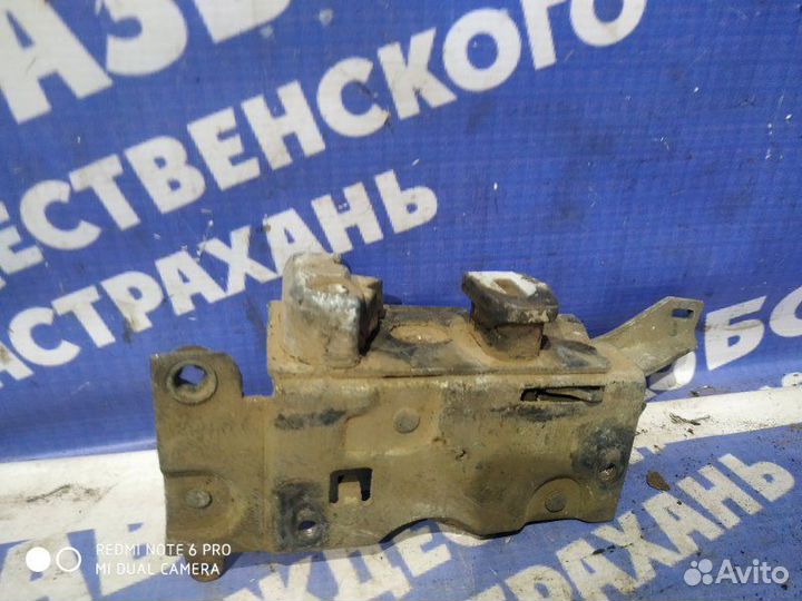 Передний левый замок двери Газ Волга 3110 седан