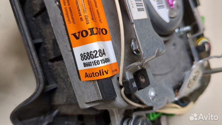 Подушка безопасности водителя Volvo XC70, 2004