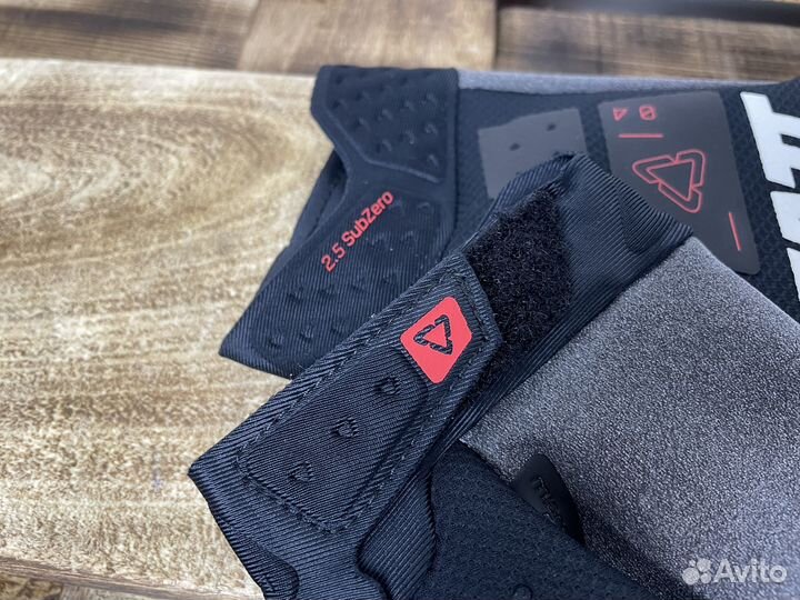 Мотоперчатки Leatt Moto 2.5 SubZero Glove Black