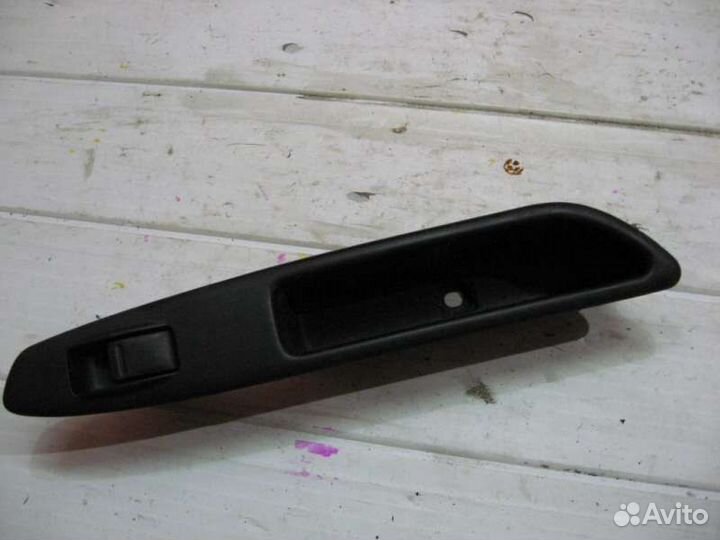 Кнопка стеклоподъемника заднего левого Subaru Fore