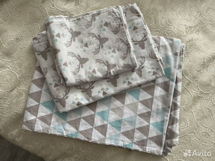 Бортики подушки с постельным бельем