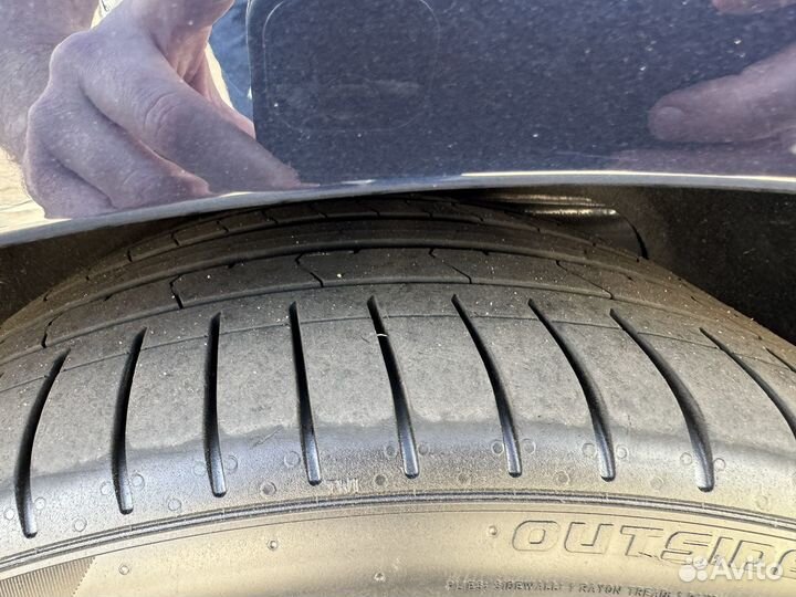 Pirelli P Zero PZ4 245/40 R20 и 275/35 R20