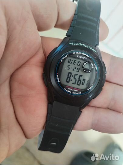 Casio Collection F-200W-1A