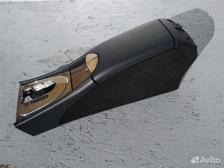 Подлокотник Mercedes E-Class W211