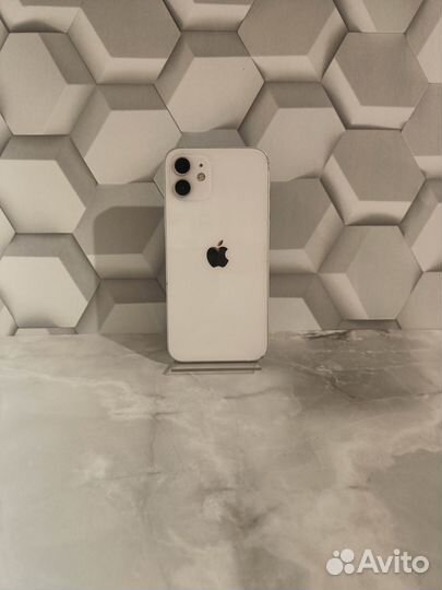 iPhone 12, 64 ГБ