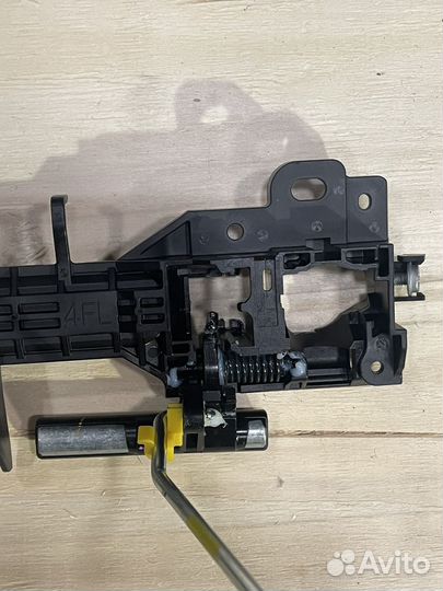 Кронштейн ручки двери передней левой Lexus RX450h