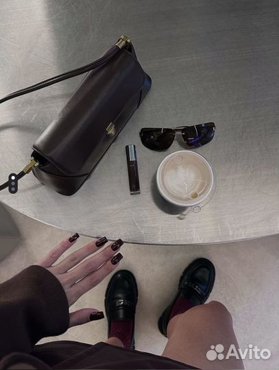 Трендовая сумка багет трапеция