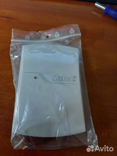 Считыватель проксимити карт satel CZ-EMM