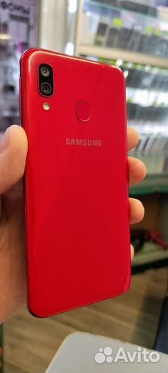 Samsung Galaxy A40, 4/64 ГБ