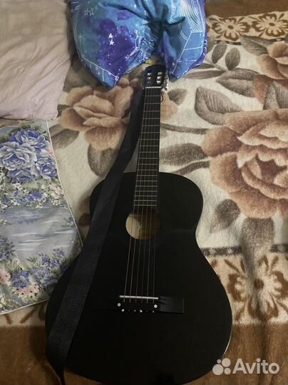 Акустическая гитара
