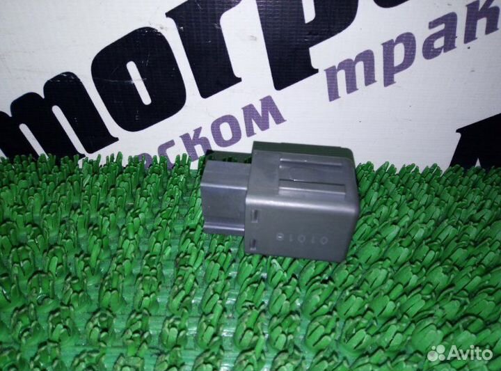Реле Nissan Cefiro A33 VQ20DE 2000