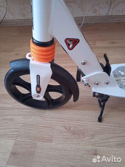Самокат с тормозом