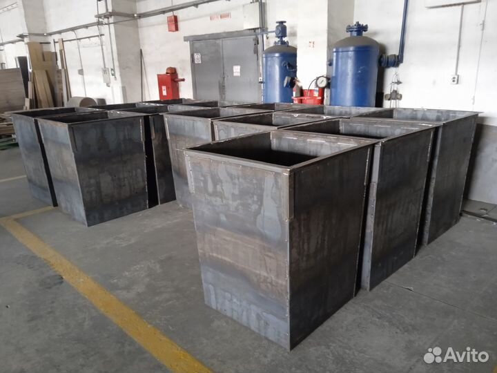 Мусорный бак (контейнер)