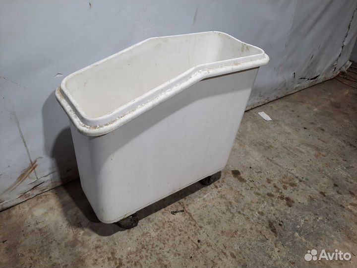 Бак на колесах полипропилен 35/54/70