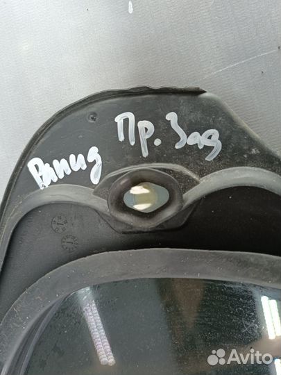 Стекло боковое заднее Skoda Rapid