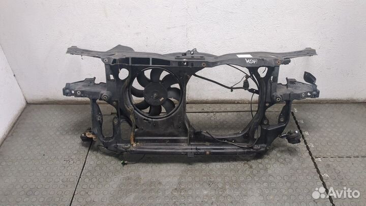 Рамка передняя Volkswagen Passat 5, 2001