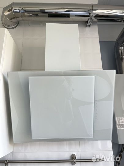 Вытяжка наклонная