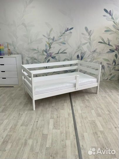 Кровать из массива детская манеж