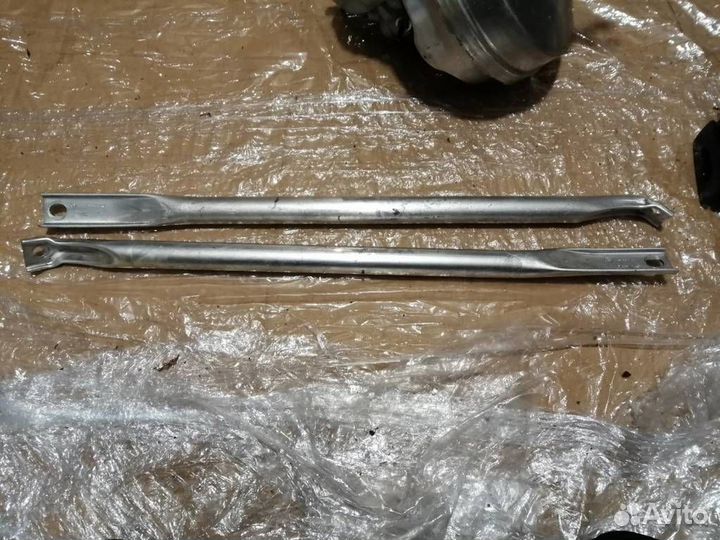 Распорка кузова передняя левая Mercedes-Benz GLC