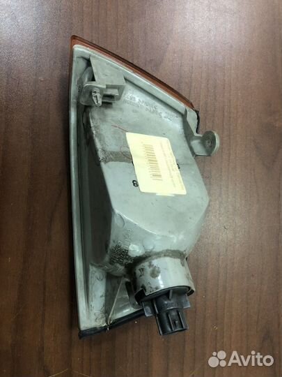 Габарит Mitsubishi Mirage передний правый