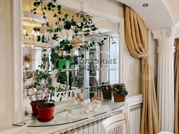 3-к. квартира, 118,8 м², 1/4 эт.