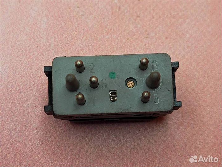 Кнопка обогрева сидений w140 S-class 119.970