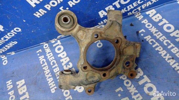 Задний левый поворотный кулак Mitsubishi Pajero 3