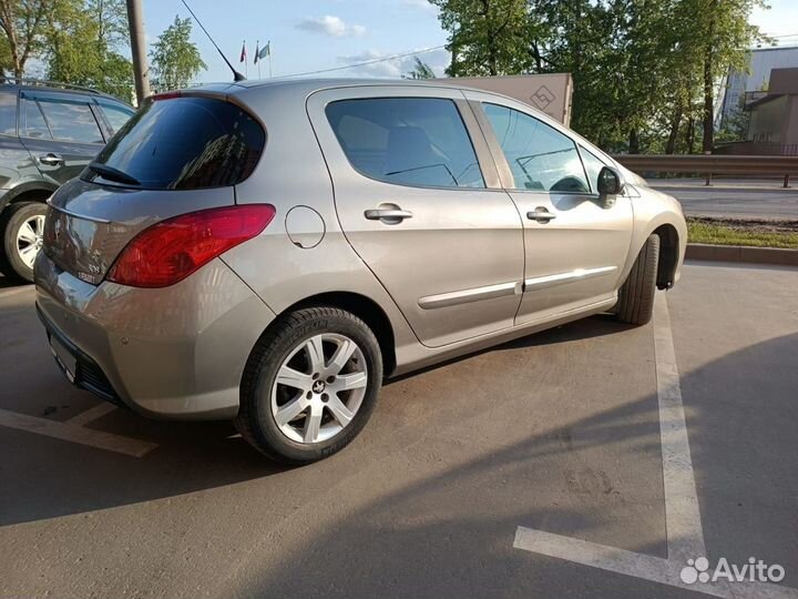 Peugeot 308 1.6 AT, 2011, 105 000 км