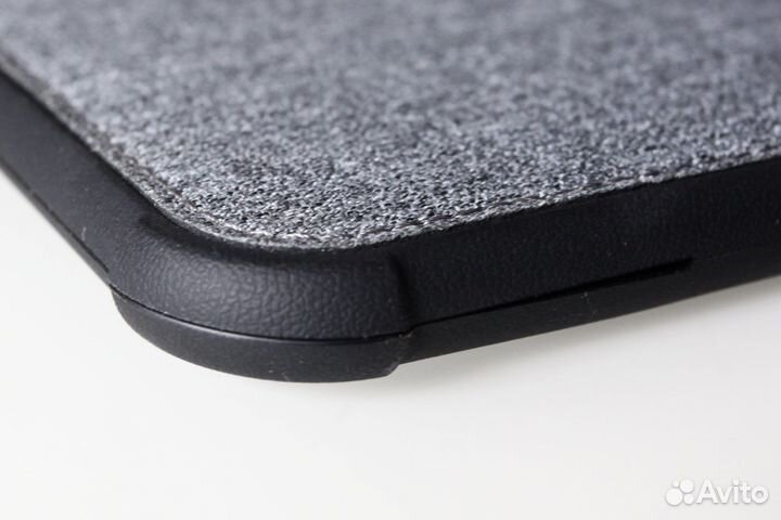 Чехол Uniq для MacBook Pro 15