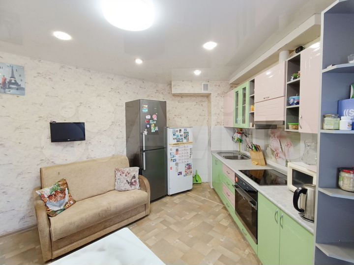 2-к. квартира, 72 м², 1/16 эт.