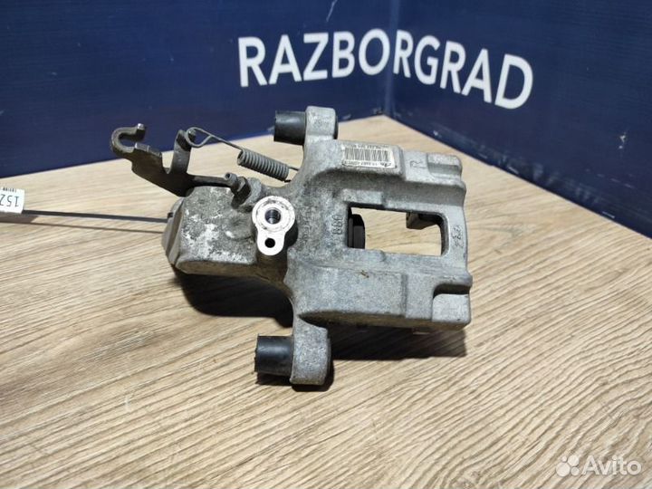 Суппорт задний правый Peugeot 308 1.2 2018