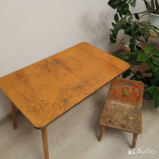 Детский стол и стульчик