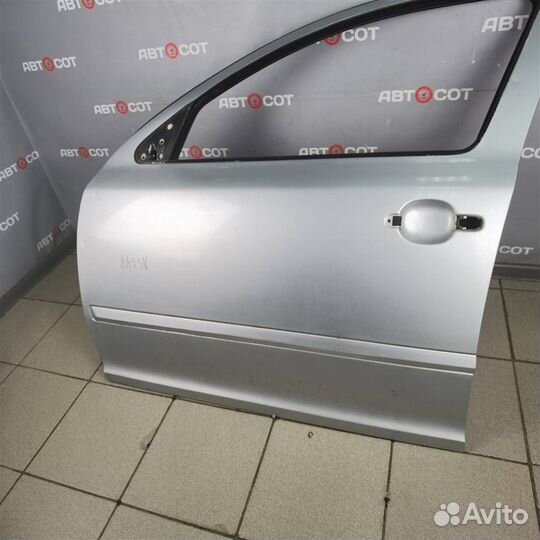 Дверь передняя левая Skoda Combi Scout