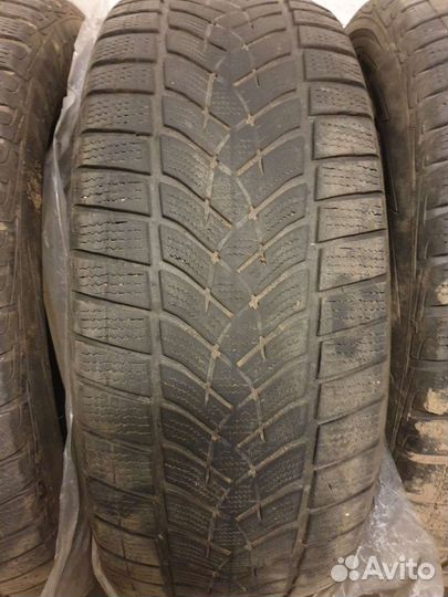 Goodyear UltraGrip Ice 235/55 R19